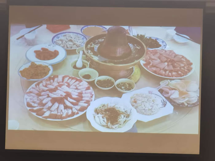 綿陽(yáng)中旅行假日旅行社舉行胡楊林、南疆專(zhuān)列推薦會(huì )