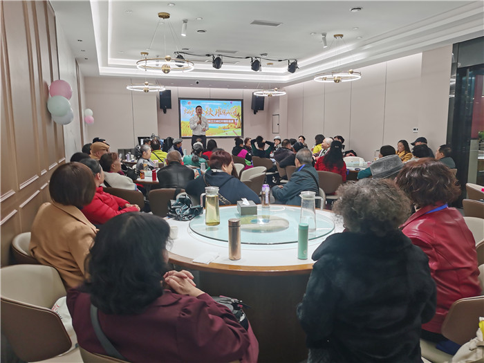 綿陽(yáng)中旅假日旅行社長(cháng)江山峽紅葉精彩品鑒會(huì )